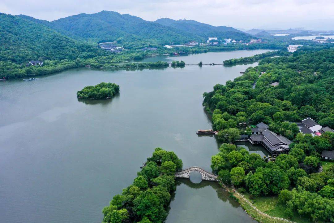 东方|宿杭州山水间的神仙美居，静享桃源秘境里的东方浪漫