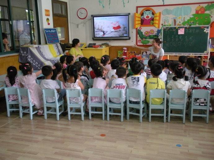 家长|幼儿园监控需要付费观看，引发家长们热议，公共视频收费合理吗？