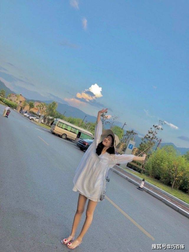 颜色|赵露思私服又登“热搜”了！简单基础又不失女神范，太值得学习了