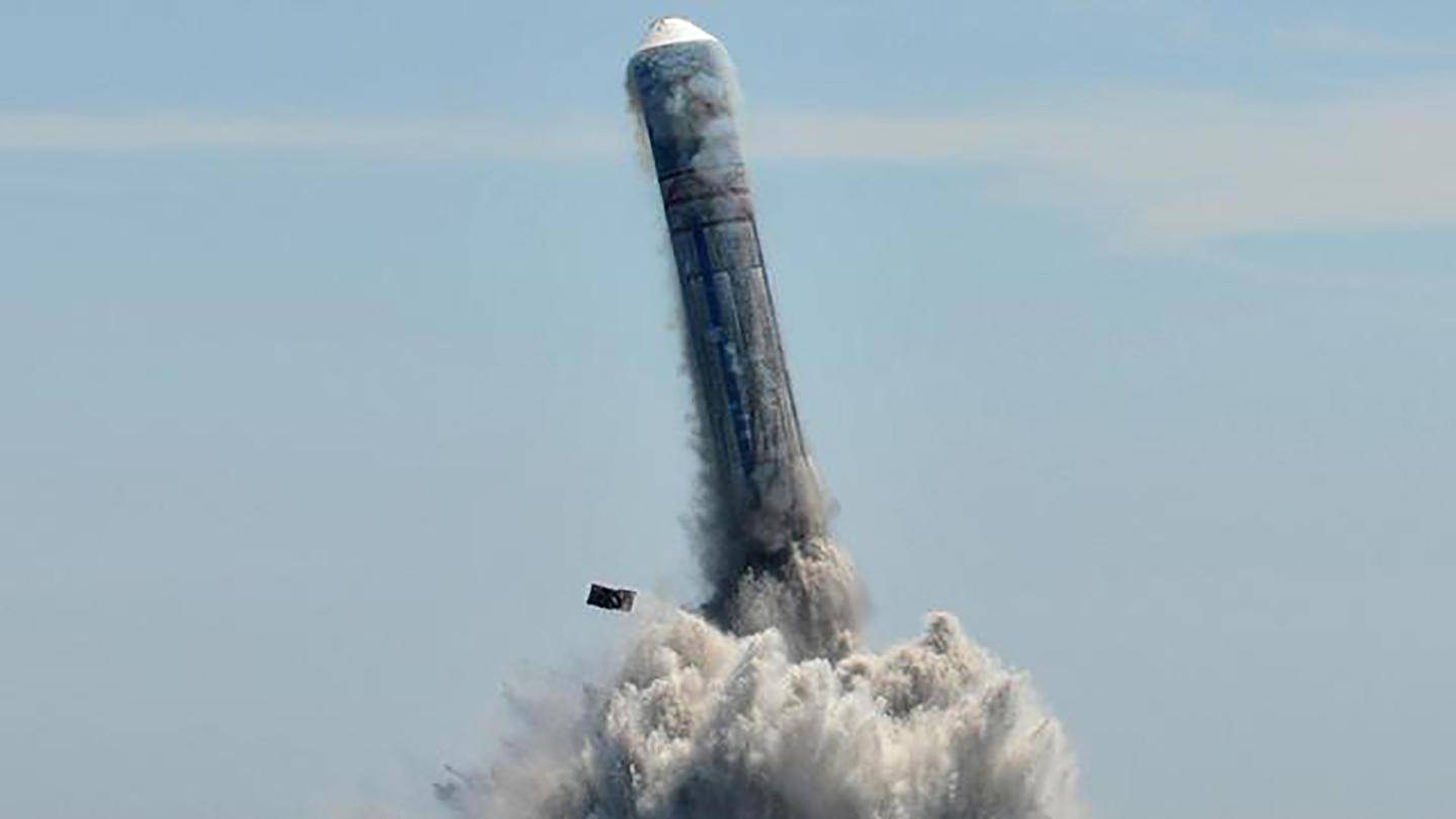 原创排水量达2.4万吨,又一艘核潜艇即将服役,将成为美航母杀手