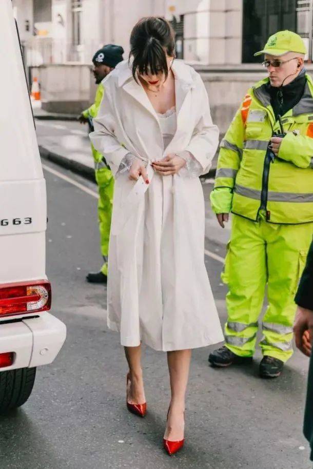 风衣|秋季穿搭没头绪？这样穿轻松美出时尚感！