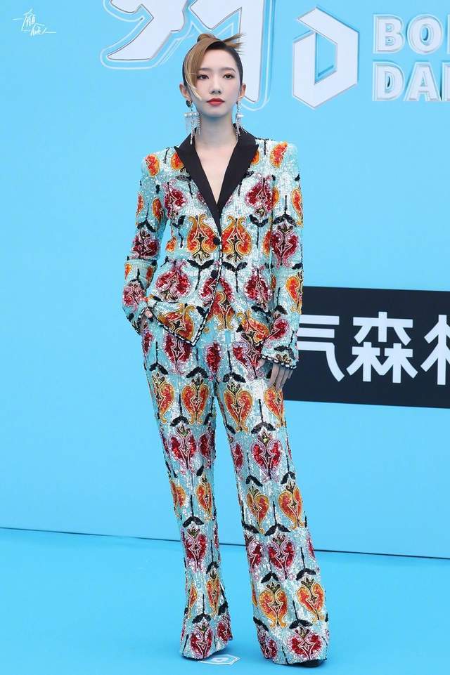 李宇春|舞蹈生现场，佟丽娅肉感身材输给金晨，孟美岐风格越来越像李宇春