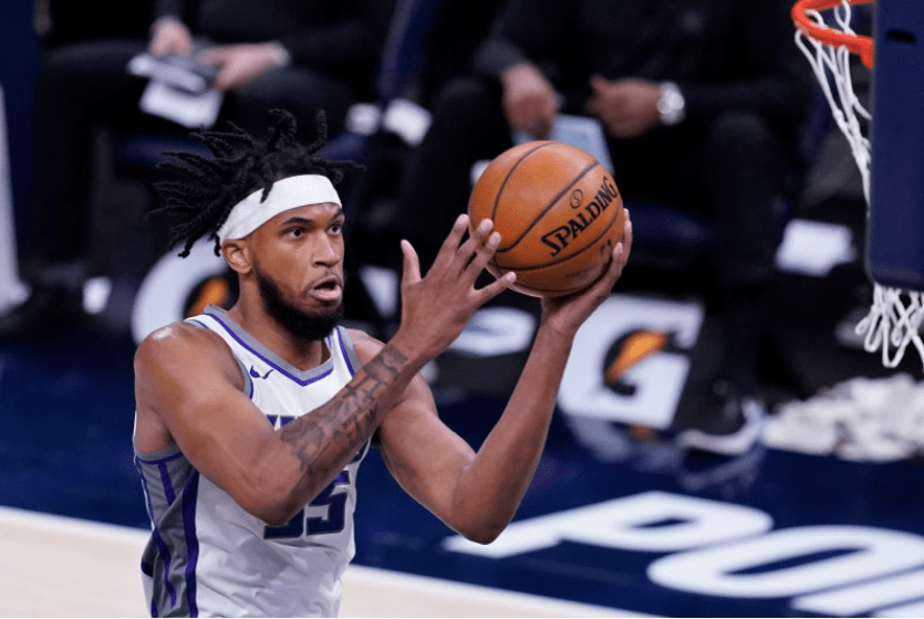 篮球网站br也策划了一组交易方案,具体细节为休斯顿火箭把丹尼尔-豪斯