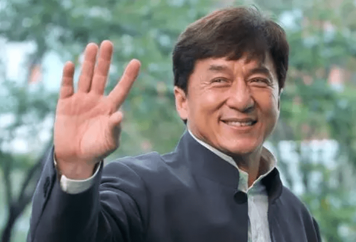 电影|成龙新电影开机，与郭麒麟刘浩存梦幻联动，致敬龙虎武师