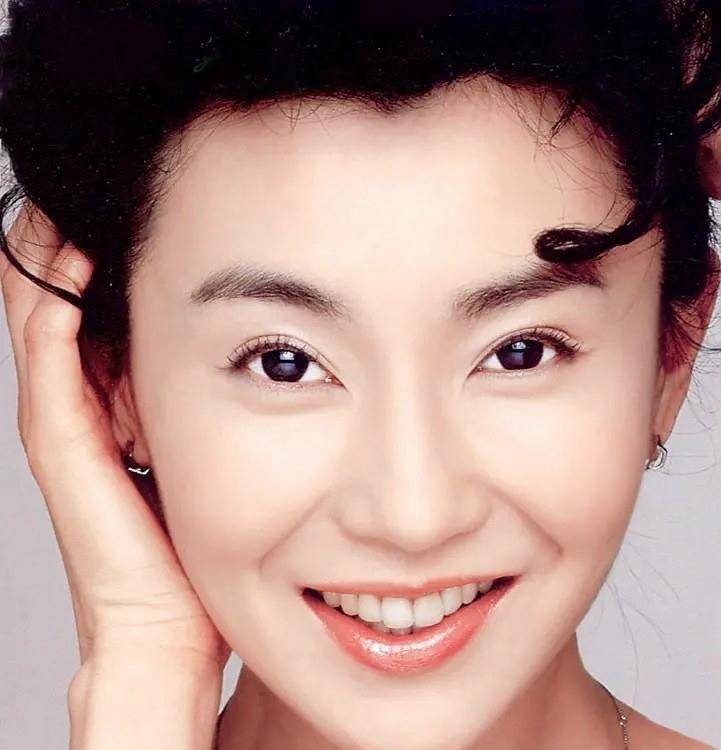 何赛飞|这6位女星的“狐狸眼”太美了,妩媚中透着灵动,媚到了骨子里