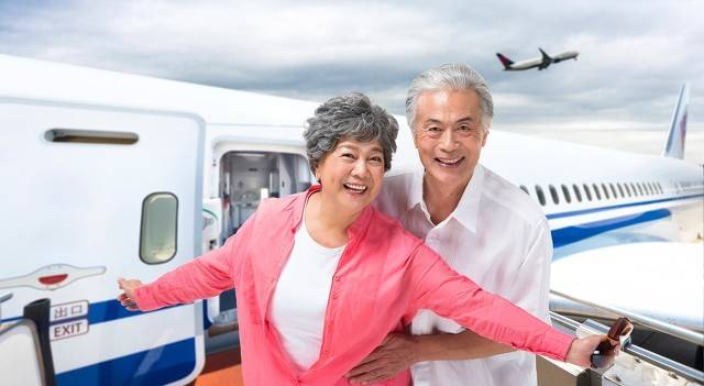 56岁退休女人：在一次旅游中意外来者不拒，能告诉自己老公吗？