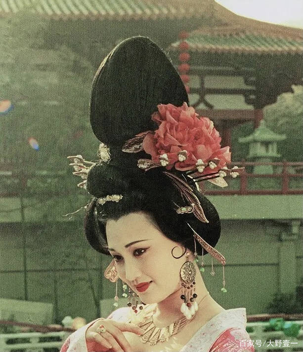 鹅蛋脸|星星眼，鹅蛋脸，古装美女我只服这7位，看她们是如何惊艳四座的