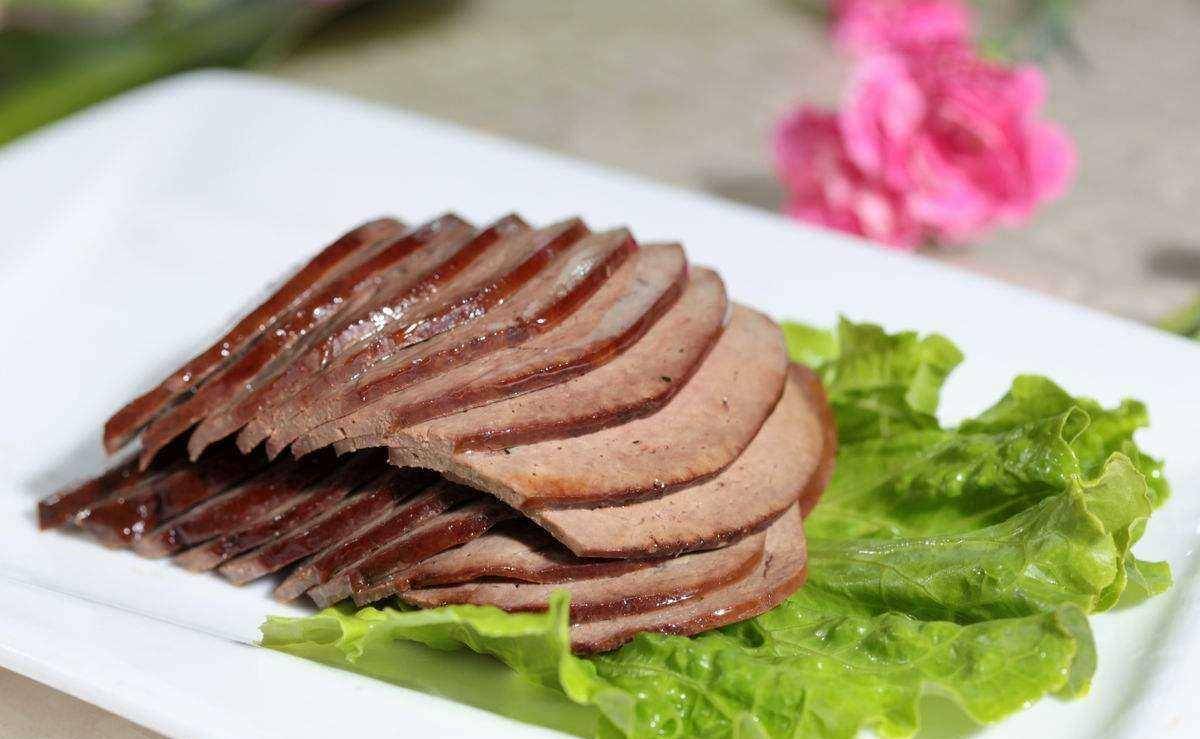 肝脏|服用他汀类药物，最好不要同时吃3种食物，转告父母别大意