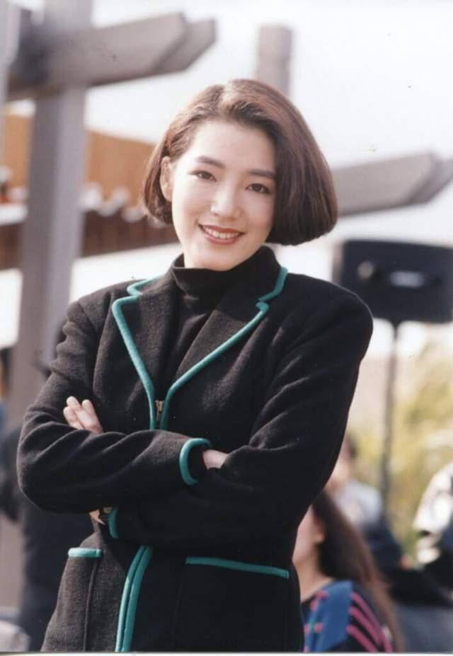 黄日华与关宝慧见面频繁曾因老婆去世暴瘦的童年男神终于要有新恋情了