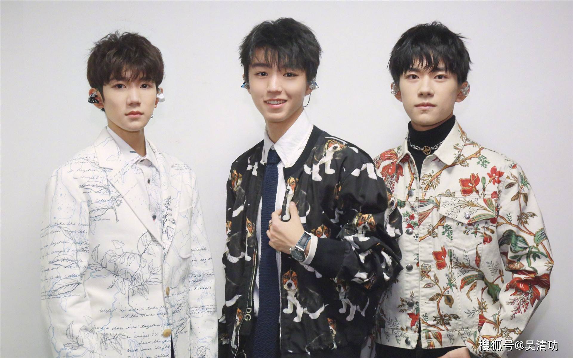罗伊、李淑昕和杰克森·易的工作室以不同的方式庆祝他们的四周年纪念日