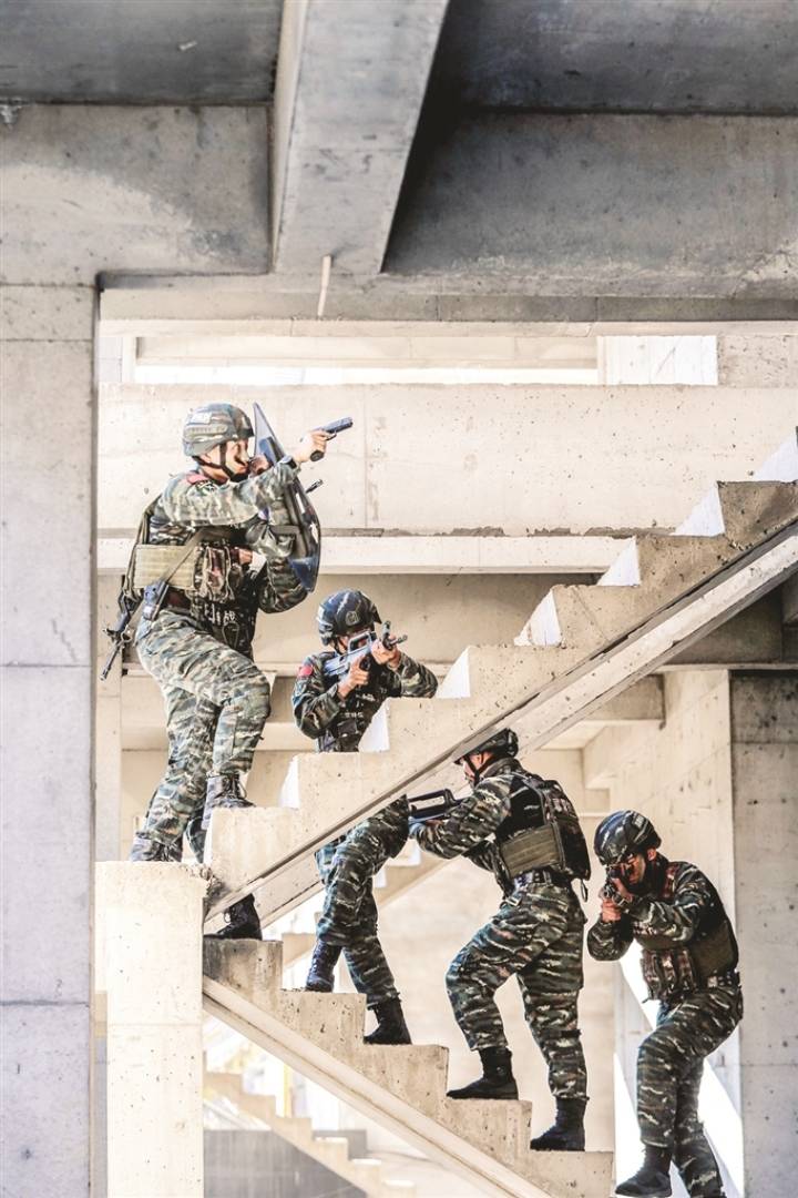 吕梁武警支队:特战训练砺精兵