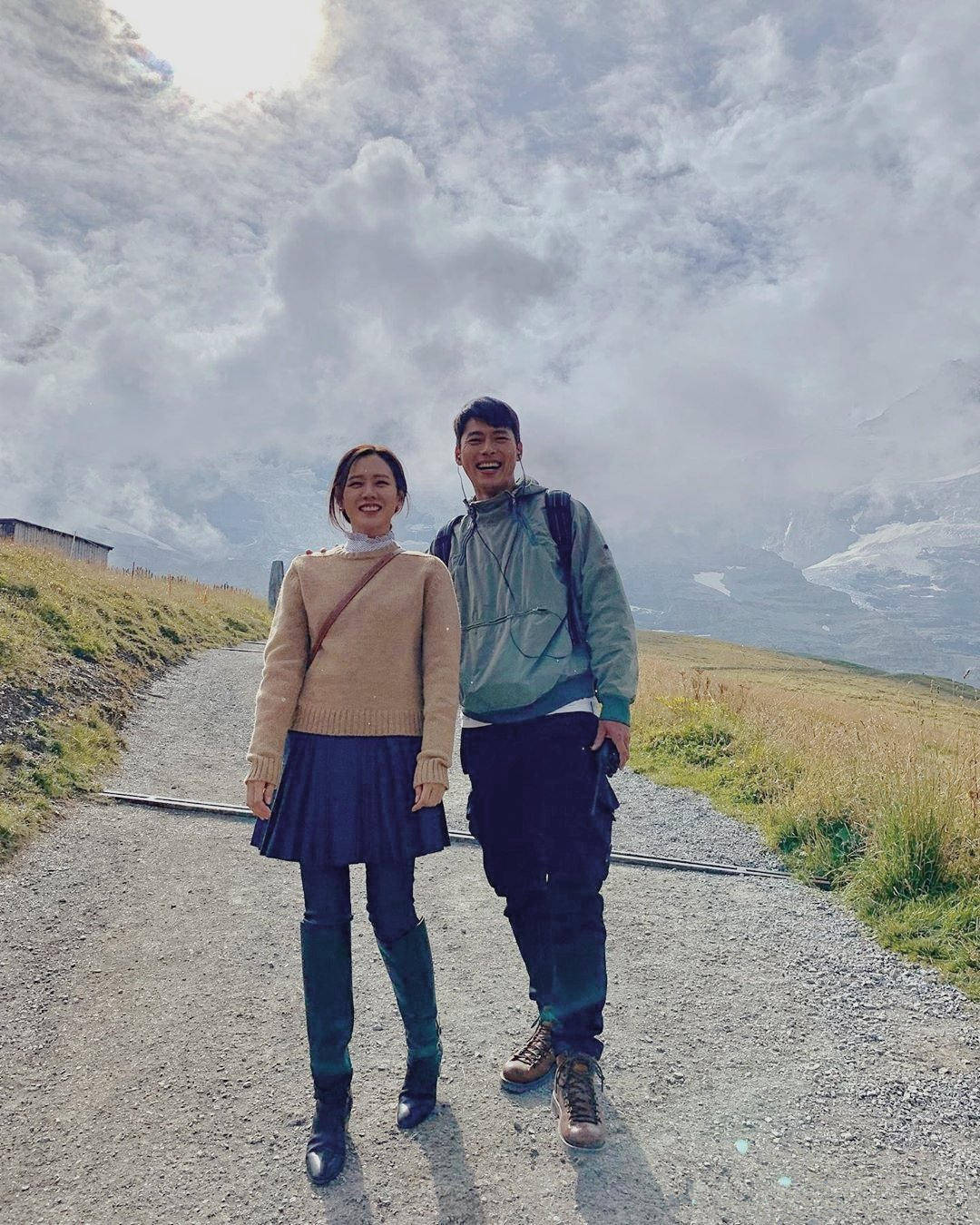 玄彬|38岁孙艺珍低调亮相,与玄彬穿黑色情侣装逛超市,郎才女貌太般配