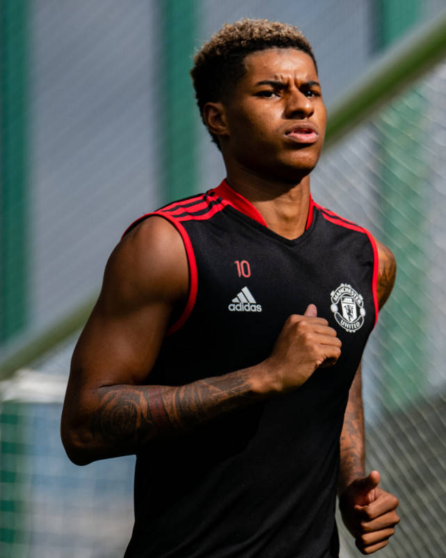 同样无袖的还有拉什福德,视c罗为偶像的他,已经恢复训练,希望尽快能