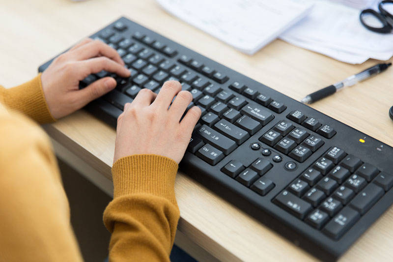 原创游走在灰色地带的工作室仅靠代写小说一月赚26万