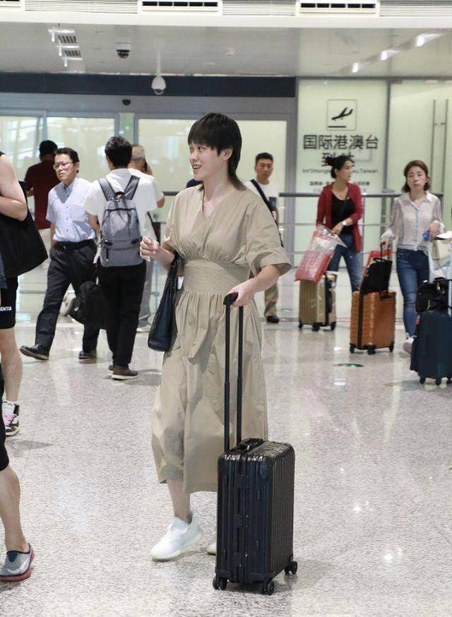 身材|刘翔二婚老婆颜值普通，剪时髦“鲶鱼头”穿连衣裙，也没啥抢眼感