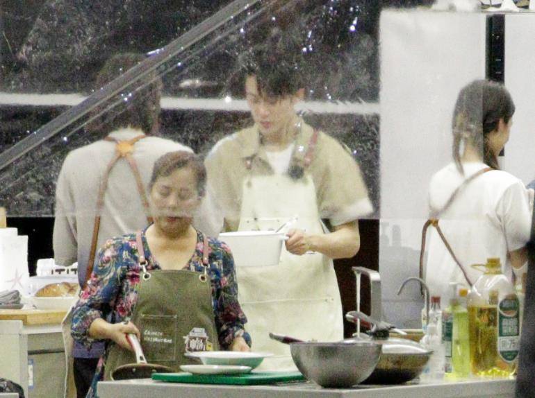 龚俊|龚俊离开《中餐厅》，檀健次补位当厨师，导演组邀请对人了