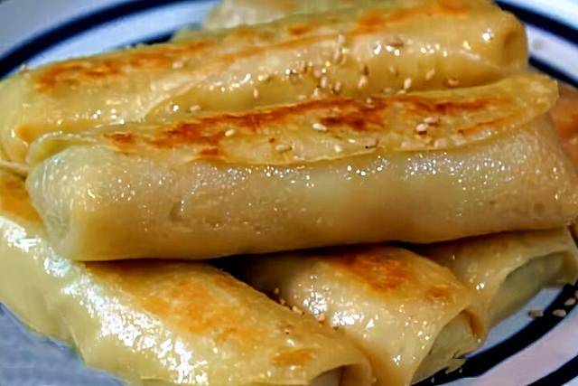 做法|这份早餐全家爱，简单一做，酥脆鲜香，比包子馒头好吃，太解馋