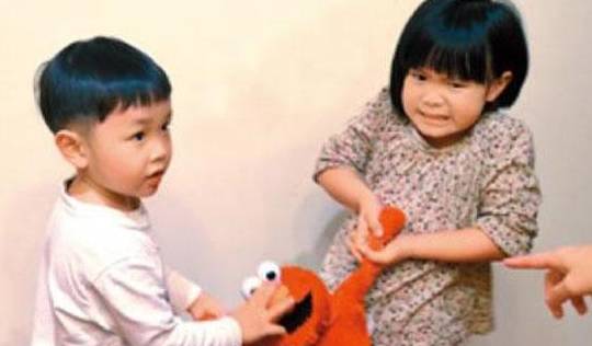 独生子|二胎家庭和独生家庭差距究竟多大？过来人坦言：后悔多生了一个