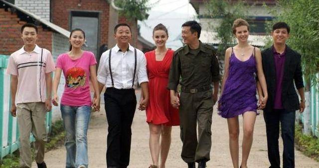 中国小伙娶俄罗斯女子，每人送一座农场，但是你要先做到一点