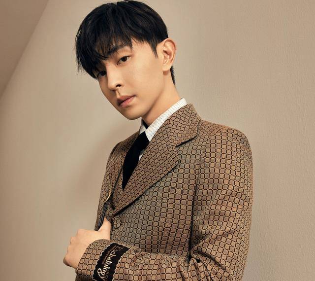 年拍|李一桐5年拍20部戏,合作邓伦等多位顶流,“不红体质”却最出圈