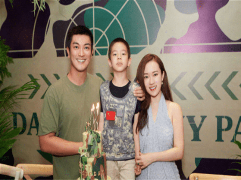 一家人|杜江和霍思燕有二胎了？一家人组团度假，一家三口变一家四口