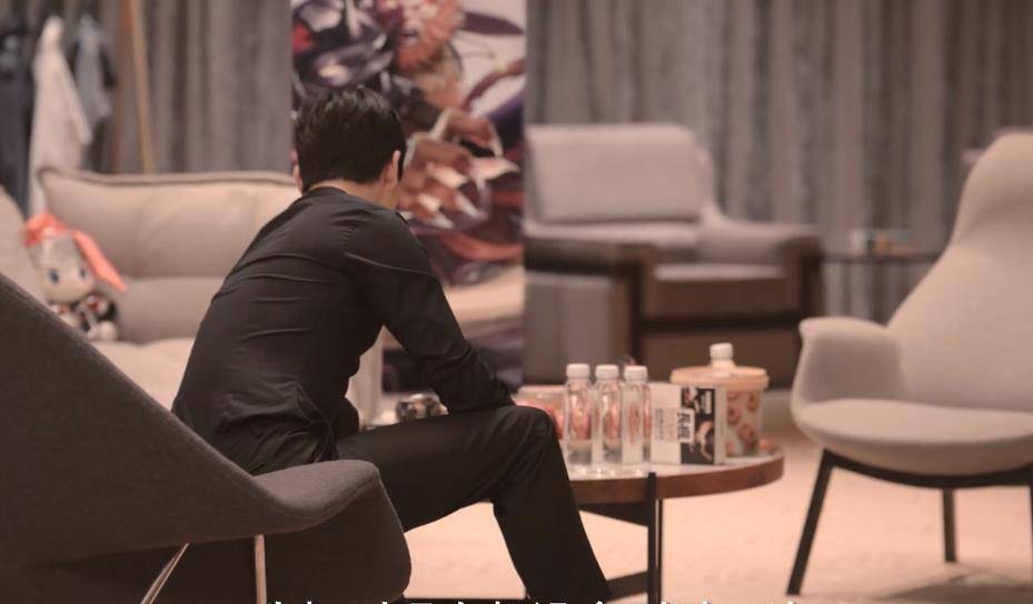 一手|你是我的荣耀：于途送乔晶晶礼物却不说，给剧情埋下一手伏笔