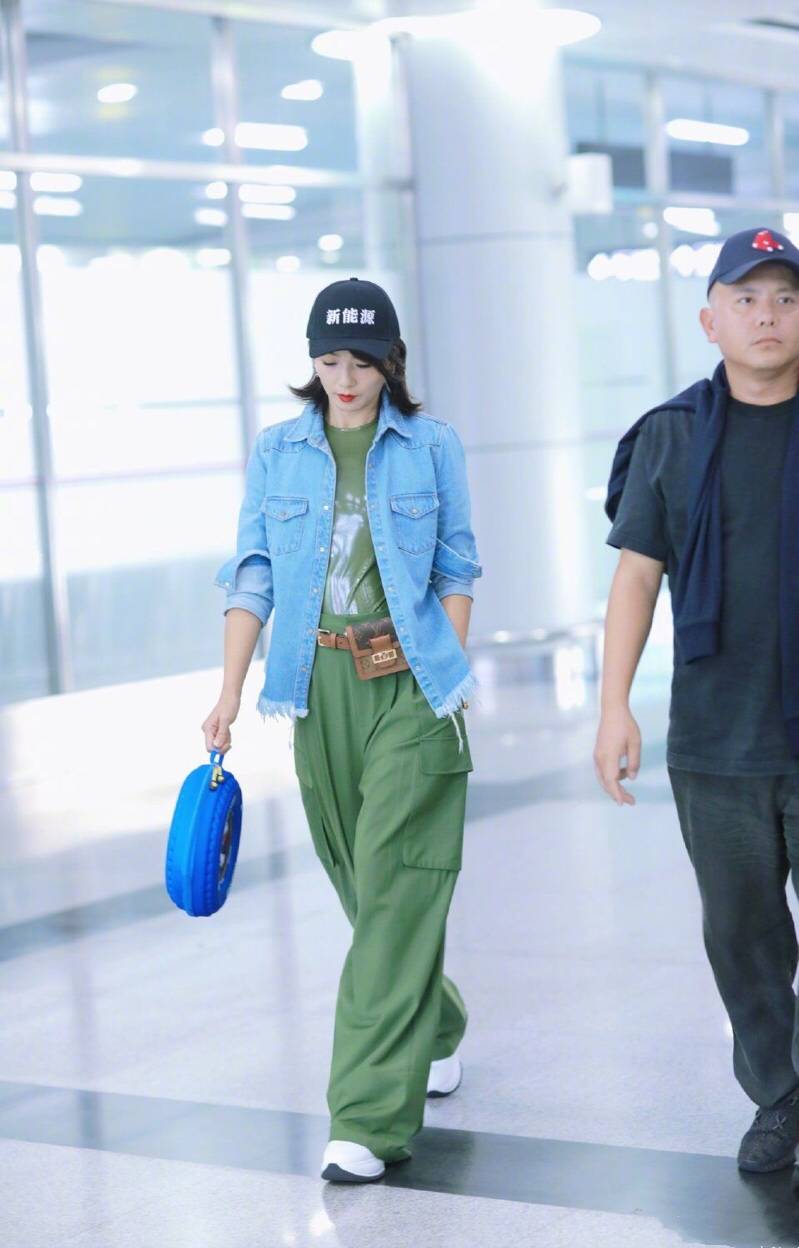 一身|刘涛罕见露面,一身潮装脸瘦到变形,简直不敢认!