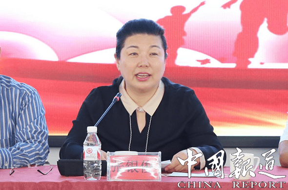 盈江县委常委,副县长杨成端在捐赠仪式上说:"青爱工程的善举弘扬了助