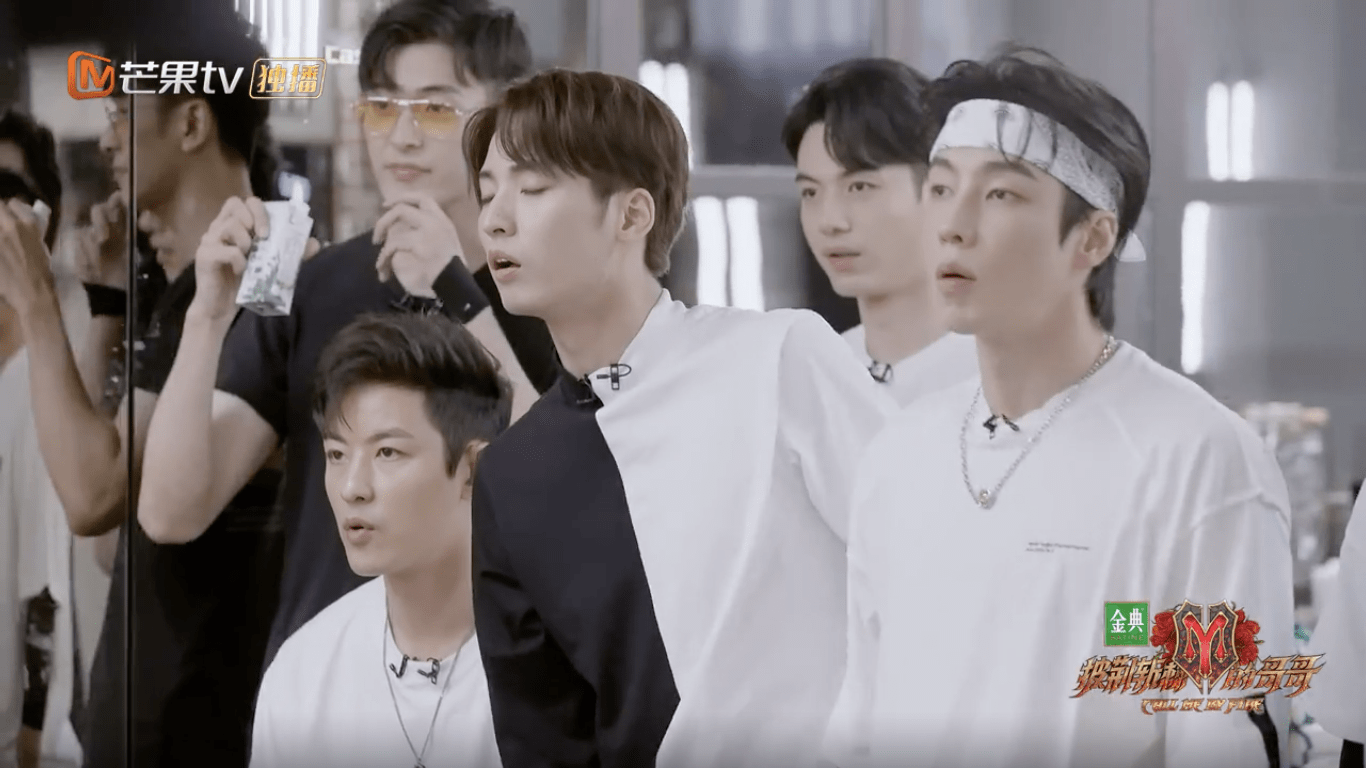 绝活|敷面膜、涂身体、绣刺绣，铁汉赵文卓，你到底隐瞒了我们多少事？