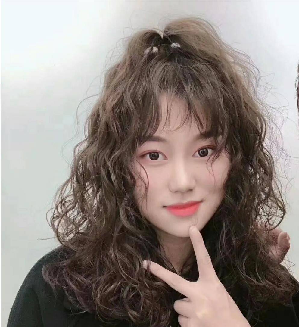 卷发|2021新年换发型就选烫卷卷，14款洋气卷发送给你，好看又时髦