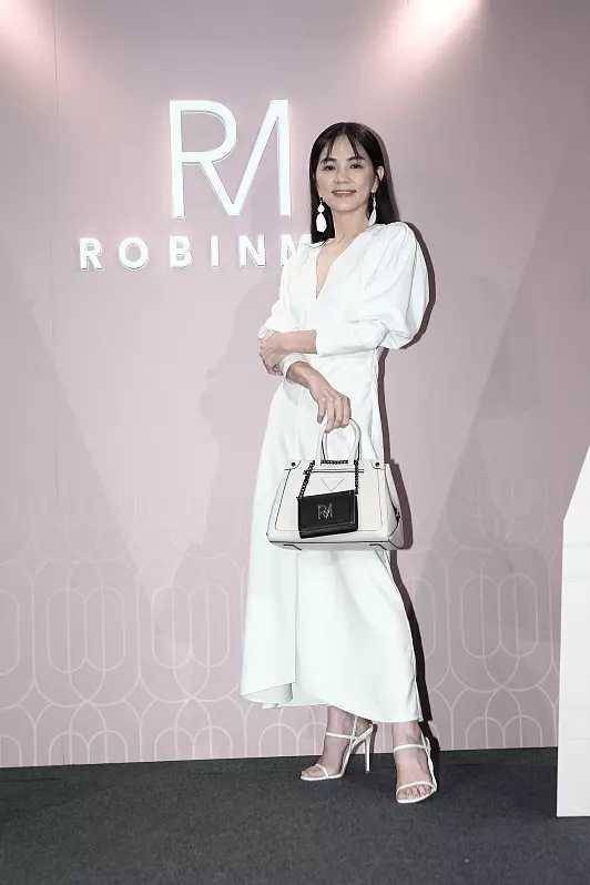 she|“人到中年”的陈嘉桦，反而越来越有女人味儿了