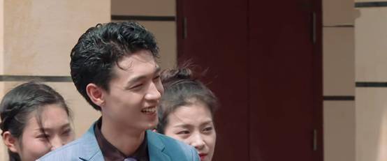 大褂|秦霄贤出名靠帅和傻？这一期《德云斗笑社》后，依我看其实不然！