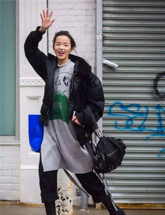 风衣|快把“风衣”收起来！今年冬天流行这样穿“羽绒服”，时髦又保暖