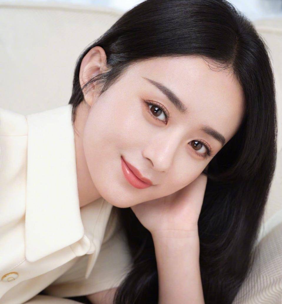 身材|赵丽颖母亲节加班,机场穿牛仔裤瘦到撑不起用别挂针