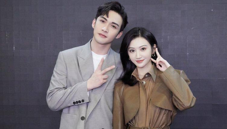 张彬彬|眼馋司藤CP大火，视后主动营业吓坏男艺人，她连最后的体面都没了