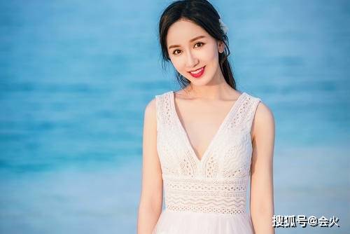 生活|脸部肿胀被疑整容过度，直播卖货销量冲第二，娄艺潇要转行当网红吗？