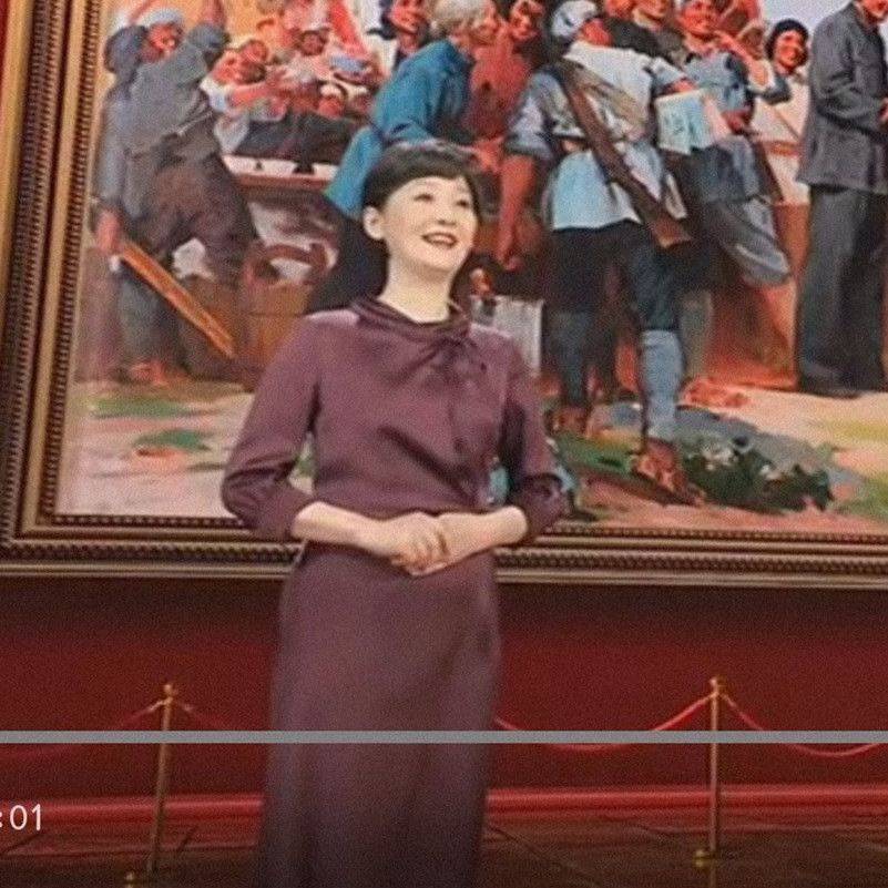 黑色|徐帆穿运动装跑宣传，老了装嫩也没嫩不了，无修饰的脸蜡黄沧桑！
