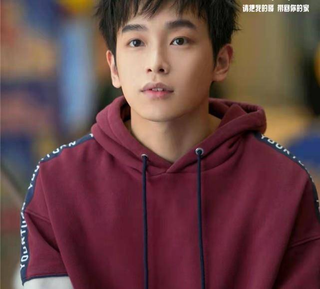 演技|男演员电影一番成绩排行，易烊千玺李易峰亮眼，第一名断层领先