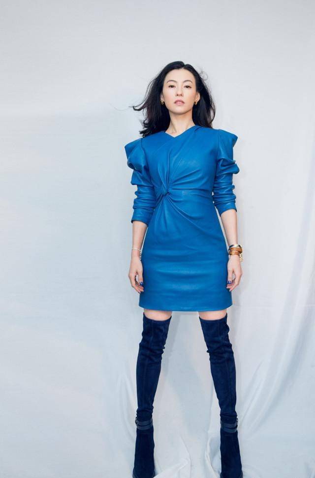 廓形|张柏芝:西服套装,西装短裤与内搭演绎“热情拟火”,气质依旧!