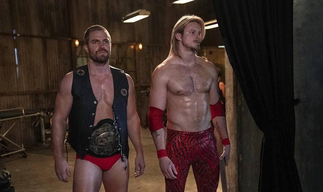 兄弟|绿箭侠转型摔角手,上演激情四射的兄弟对决!