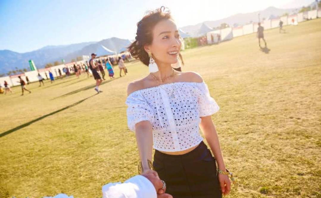 前卫|吴昕居然这么时髦，仅仅是把头发拉直了，气质大变时髦到飞起