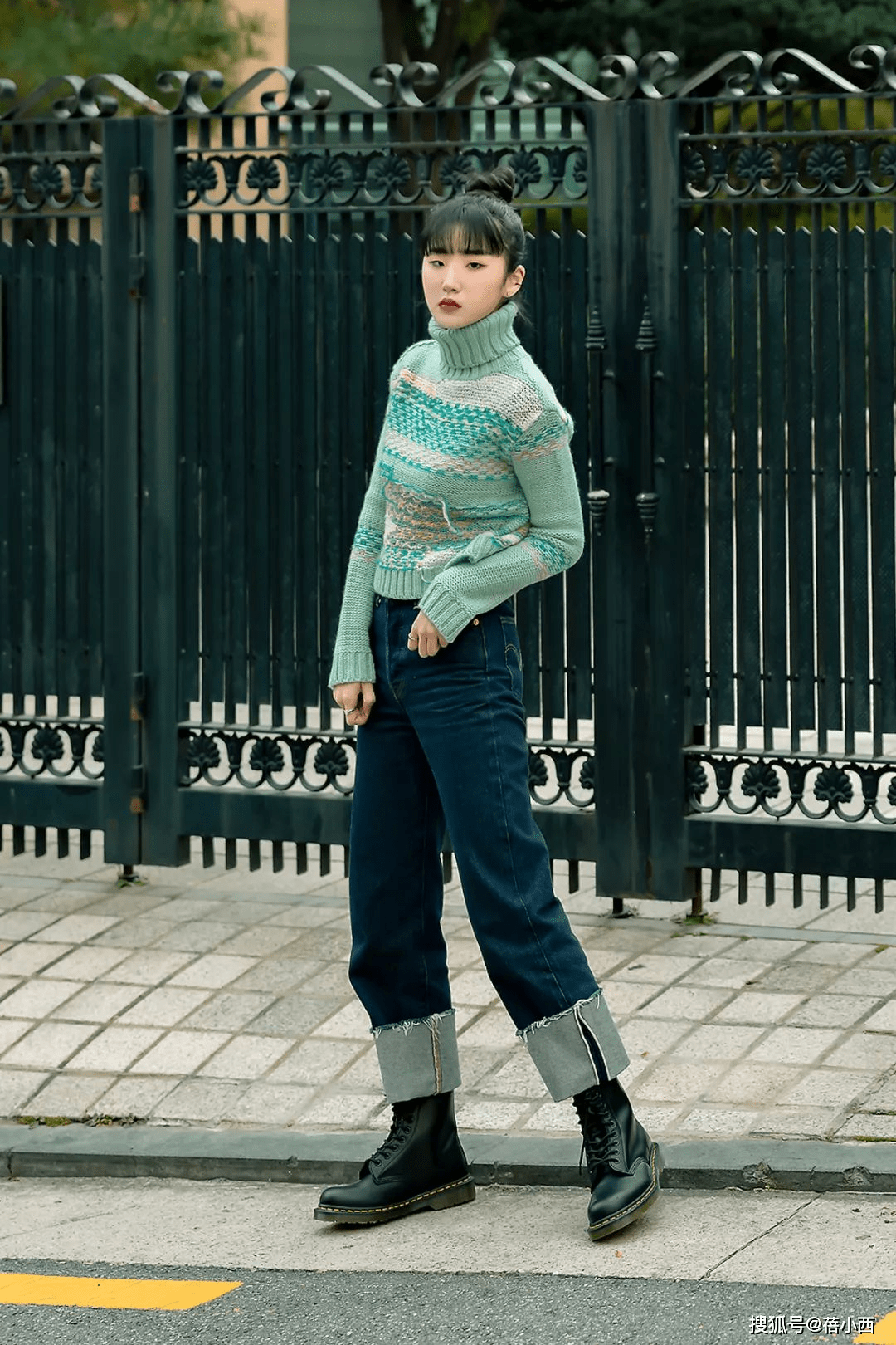 能够帮助|别穿大一号了，今年流行“上短下长”法则，轻松打造逆天大长腿！