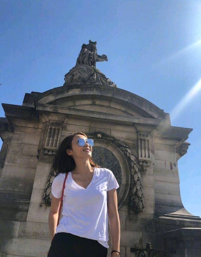 黎姿|人到中年就要像黎姿这样，在穿搭中用“减法”，在什么场合都适用