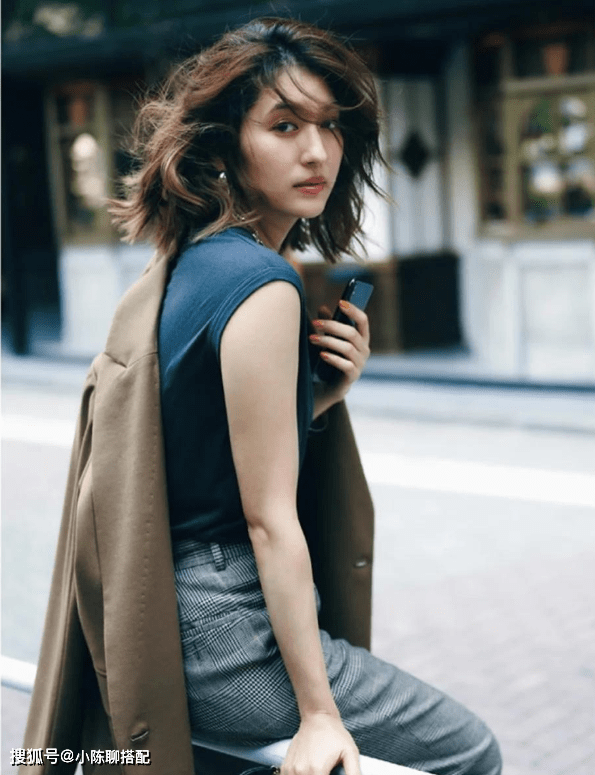 感觉|中年女人衣品好，气质远超同龄人，变美需知这“3要，3不要”