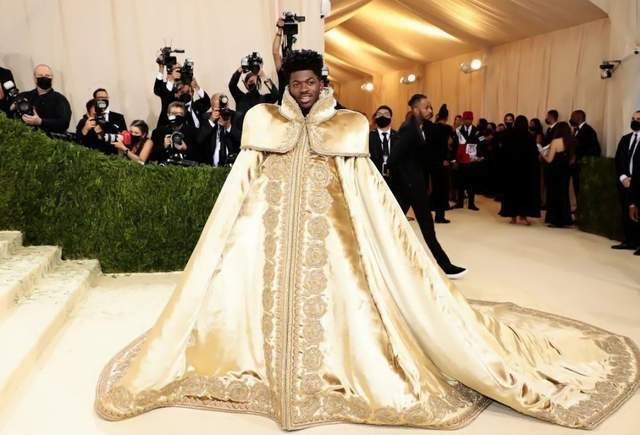 Rihanna|有群芳斗艳也有群魔乱舞！来看九月Met Gala红毯有哪些神仙与妖怪