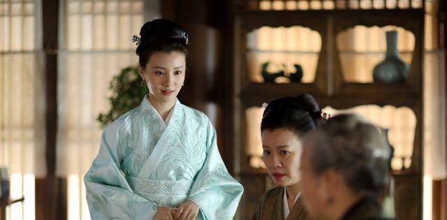 因为|她有3部剧在线播出，被业界称为“剧抛脸”，出道多年不温不火