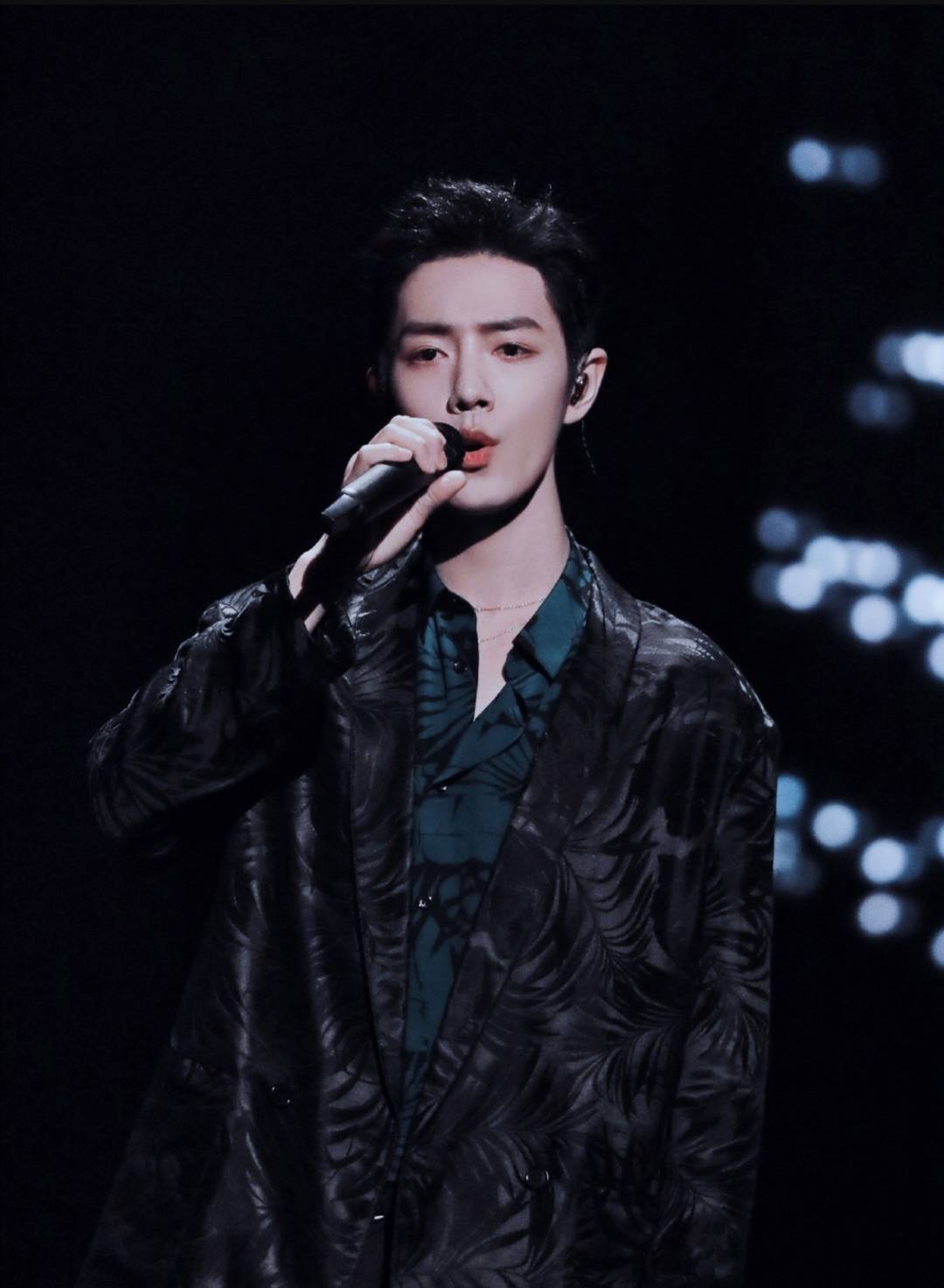 一虾四吃百事忽悠肖战粉做公益不运回为国庆档某电影增票房