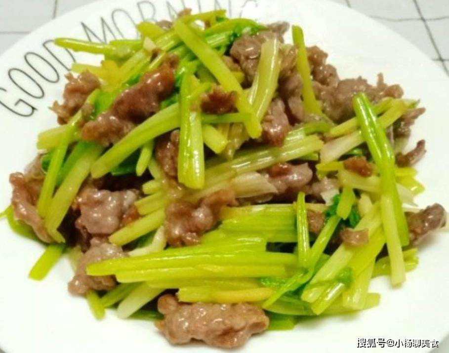 在家怎么做牛肉炒芹菜好吃 3f81a0b10037402787472d6d10e4c632.jpeg