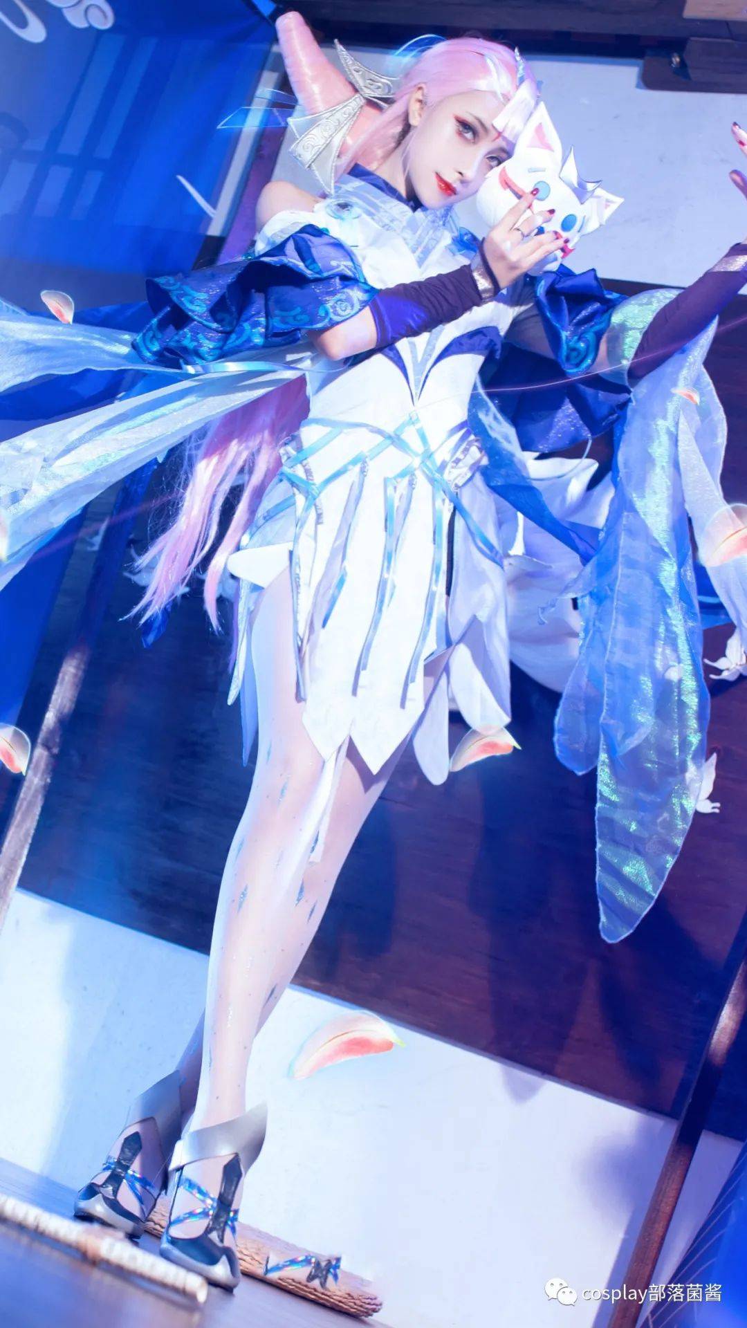 cos:王者荣耀貂蝉猫影幻舞cos正片@奶狮