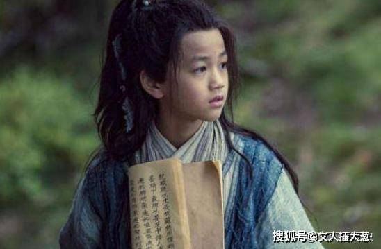 境界|郭靖武功不如萧峰？金庸在两人在出招时提到一个细节，境界差太多